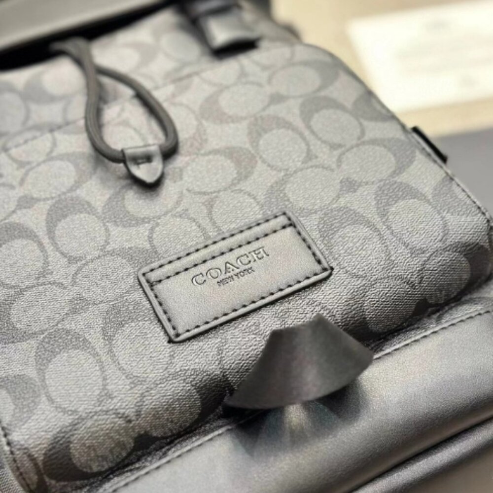 COACH backpack - Picture 7 of 10